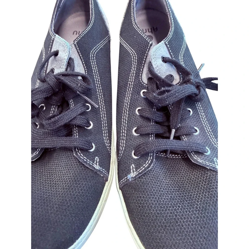 Ahnu Mens Black Canvas Grey Suede Low Top Sneakers AF2569BLK Size 10 US